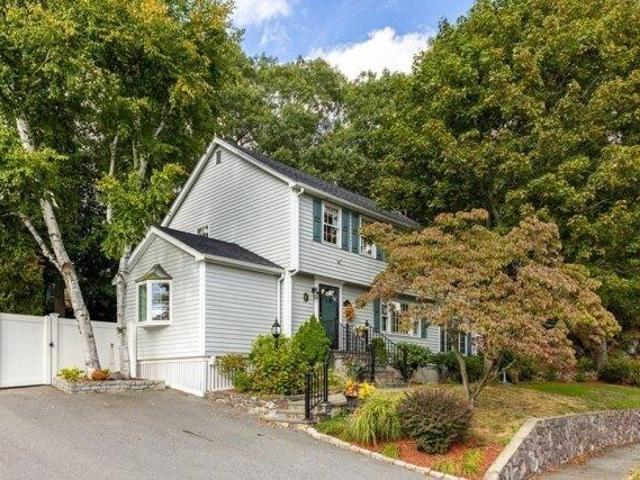 House for sale in Wakefield, Middlesex County