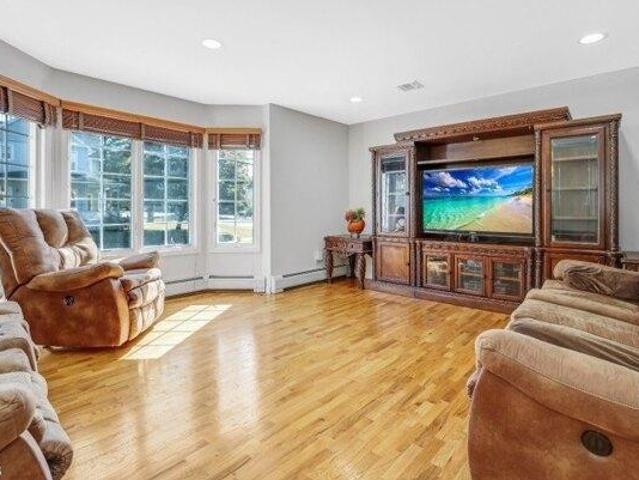 House for sale in Waldwick, New Jersey