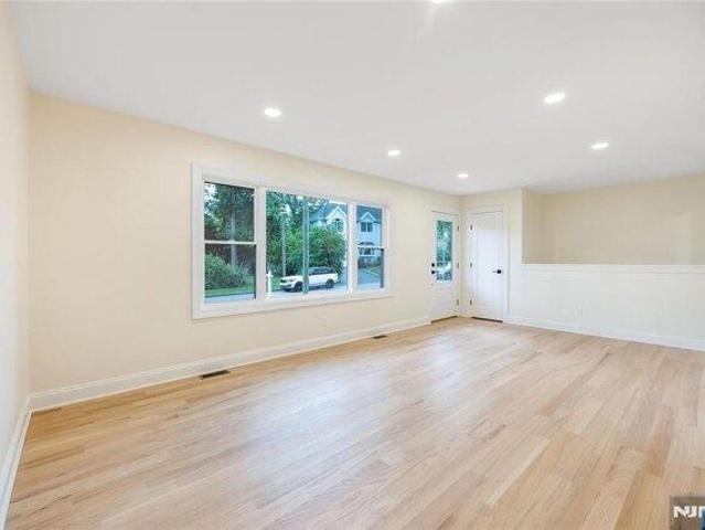 House for sale in Waldwick, New Jersey