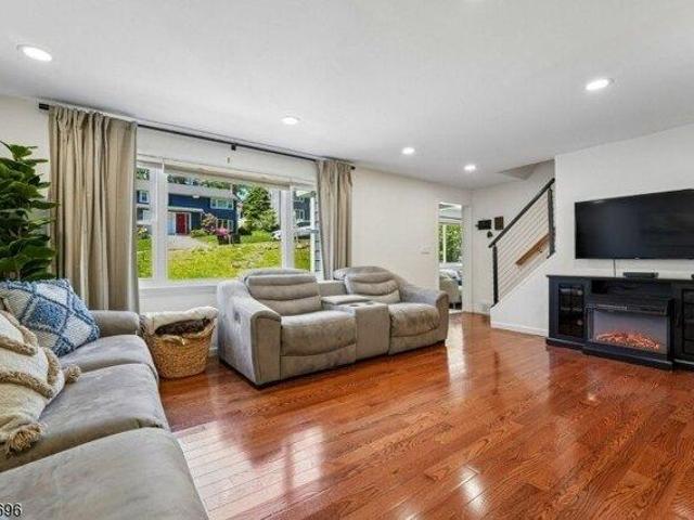 House for sale in Waldwick, New Jersey