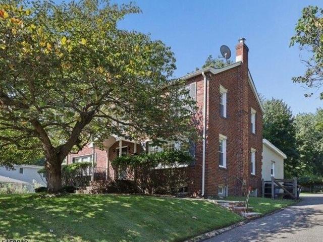 House for sale in Waldwick, New Jersey
