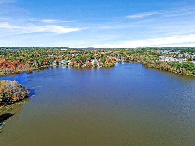 House for sale in Lakeview, Waltham