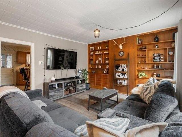 House for sale in Warren, Massachusetts