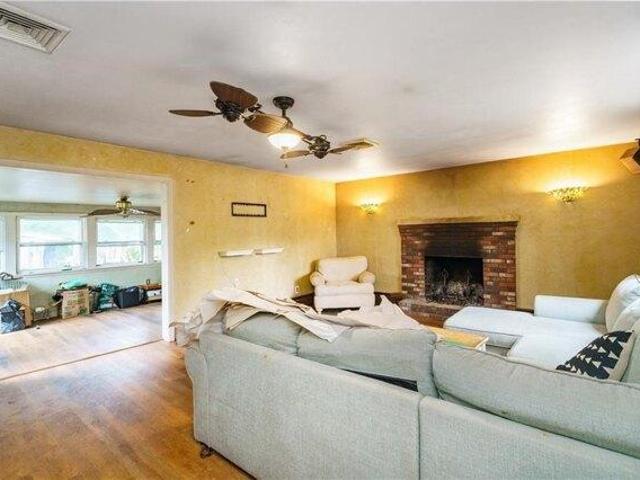 House for sale in Spring Green, Warwick