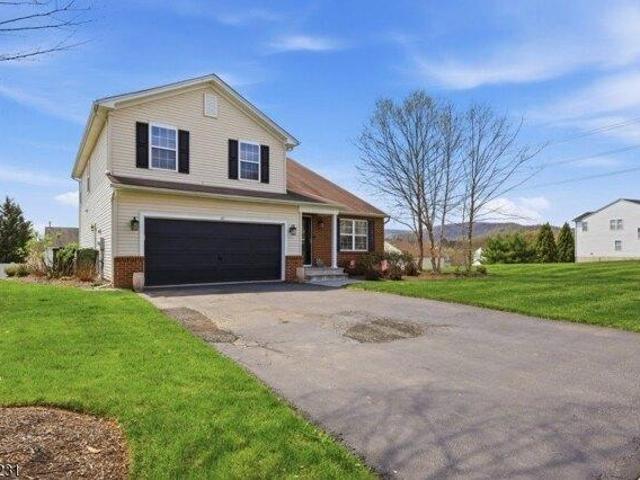 House for sale in Washington, New Jersey