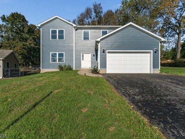 House for sale in Washington, New Jersey