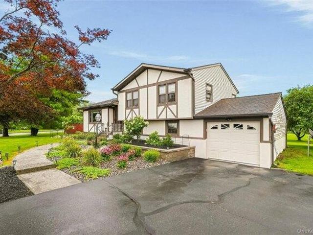 House for sale in Washingtonville, New York