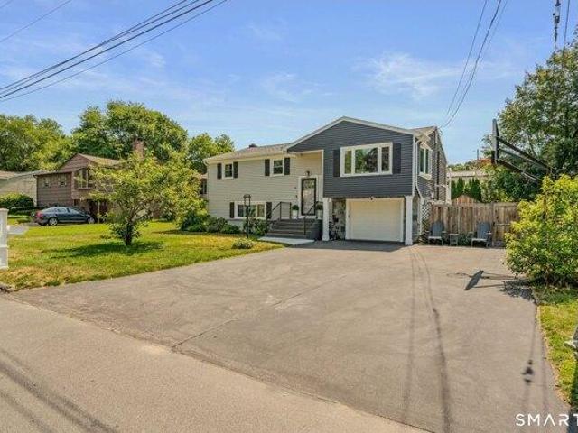 House for sale in Waterford, Connecticut