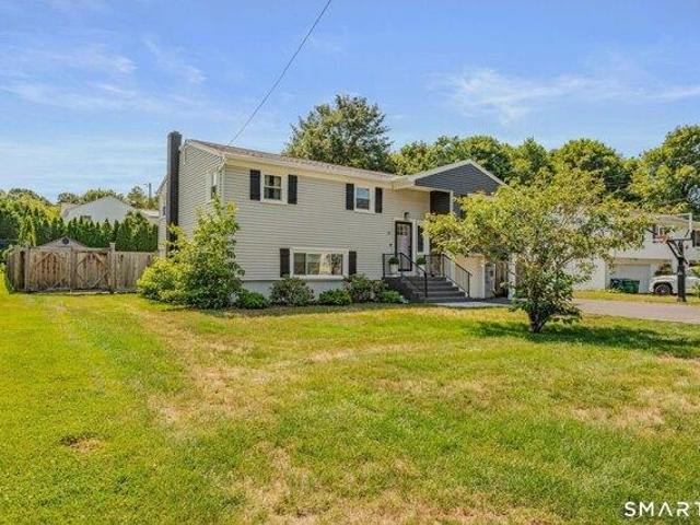 House for sale in Waterford, Connecticut