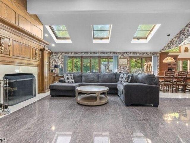 House for sale in Mountain View, Wayne