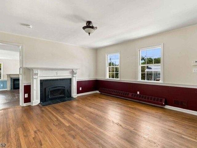 House for sale in Packanack Lake, Wayne