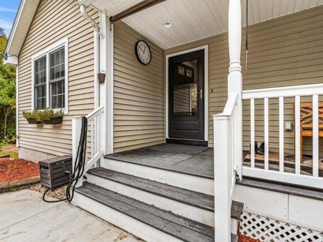 House for sale in Weare, Hillsborough County