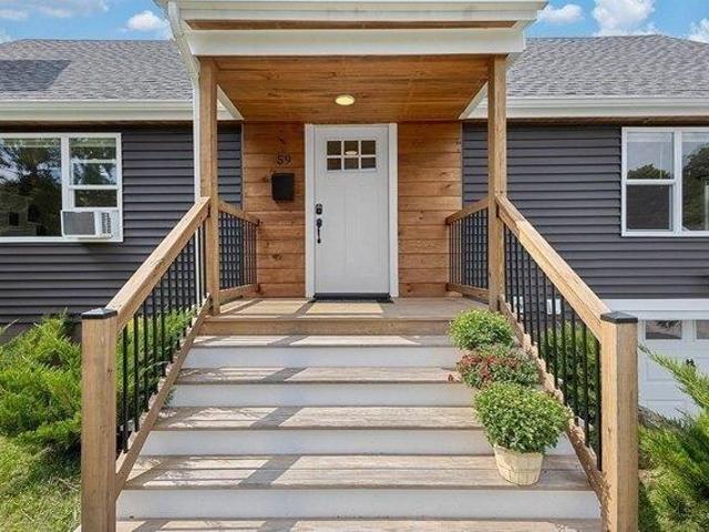 House for sale in East Village, Webster