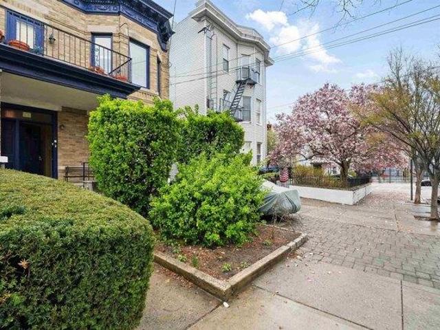 House for sale in Hudson, New Jersey
