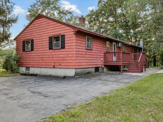 House for sale in East Littleton, Westford