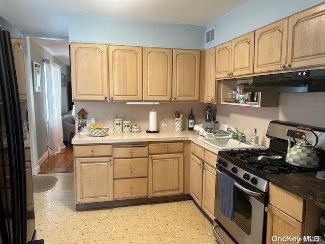 House for sale in Queens, Arverne