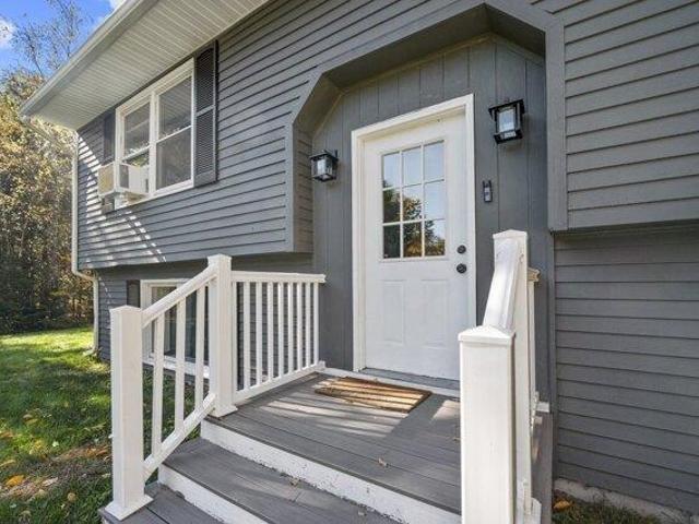 House for sale in Hydeville, Winchendon