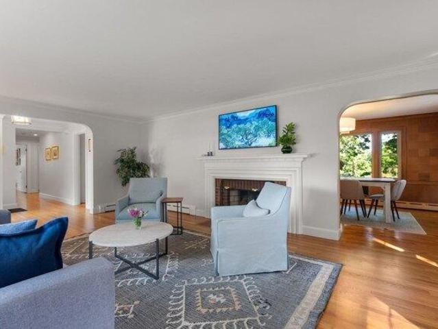 House for sale in Winchester, Middlesex County