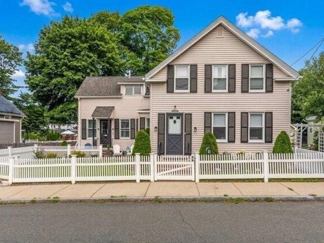 House for sale in Woburn, Middlesex County