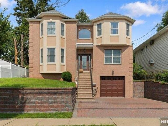 House for sale in Wood Ridge, New Jersey