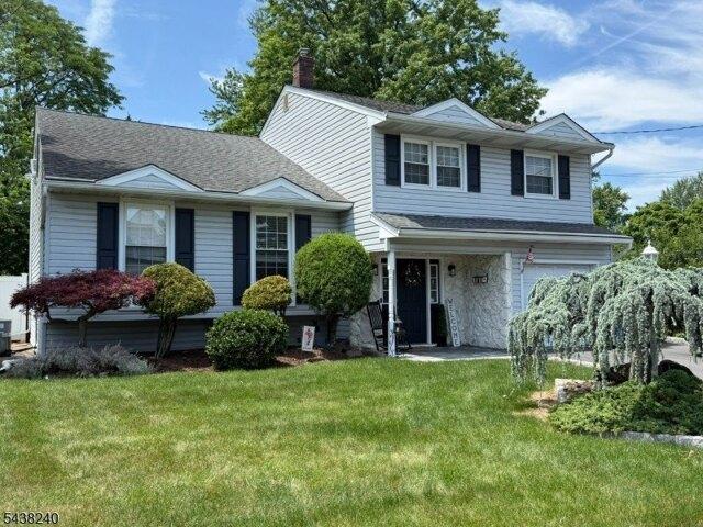 House for sale in Avenel, New Jersey