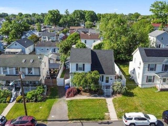 House for sale in Avenel, New Jersey