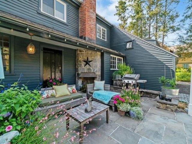 House for sale in Woodbury, Connecticut