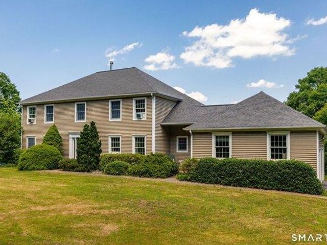 House for sale in Woodbury, Connecticut