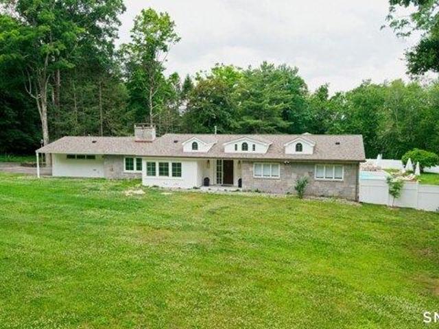 House for sale in Woodbury, Connecticut