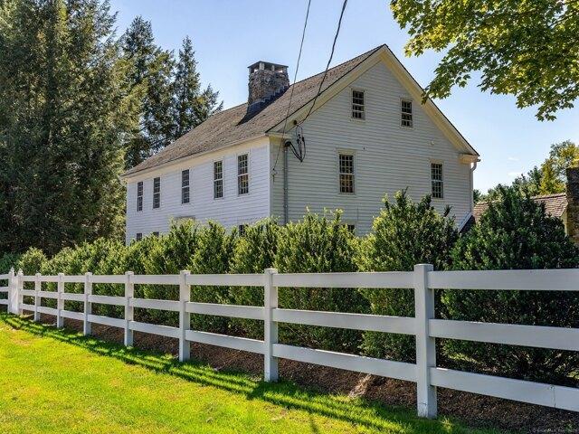 House for sale in Woodbury, Connecticut