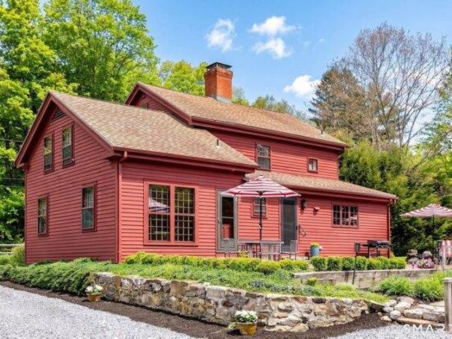 House for sale in Woodbury, Connecticut