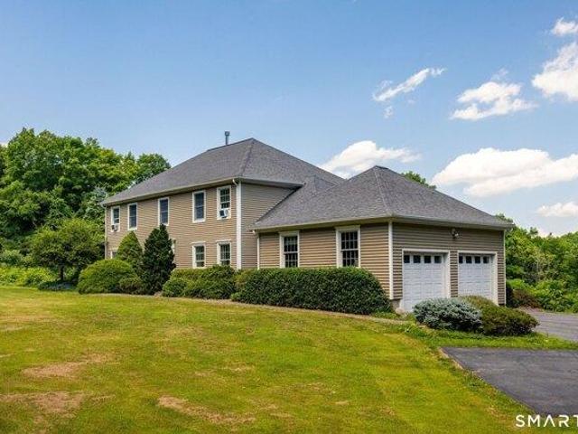 House for sale in Woodbury, Connecticut