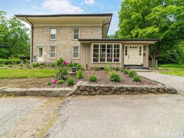 House for sale in Woodbury, Connecticut