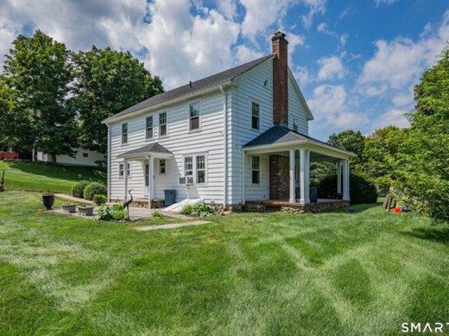 House for sale in Woodbury, Connecticut
