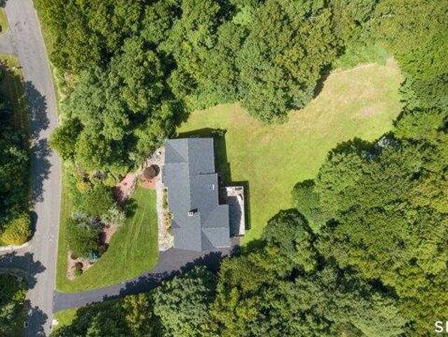 House for sale in Woodbury, Connecticut
