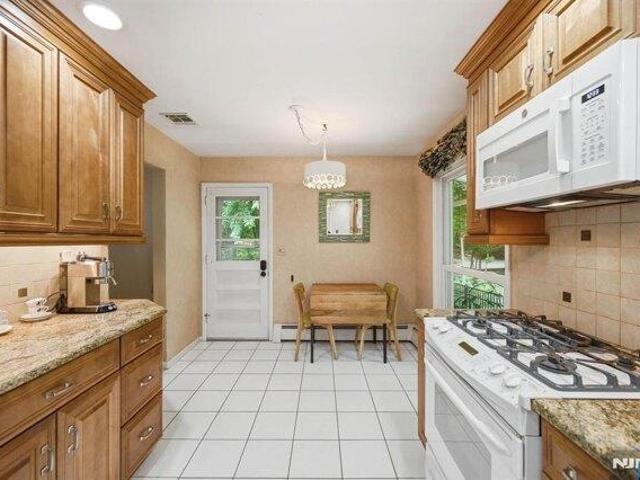 House for sale in Woodcliff Lake, New Jersey