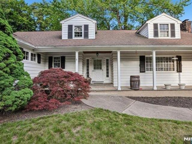 House for sale in Woodcliff Lake, New Jersey