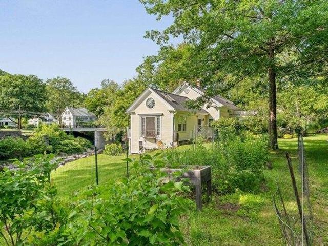 House for sale in Woodstock Village, South Woodstock