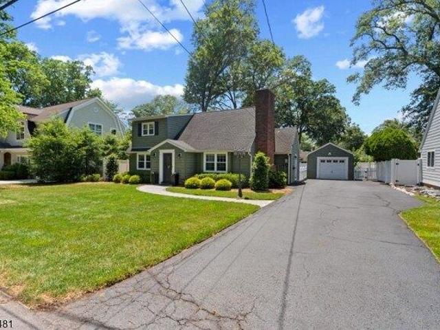 House for sale in Wyckoff, New Jersey