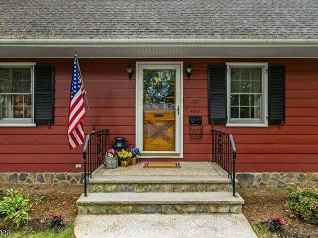 House for sale in Wyckoff, New Jersey
