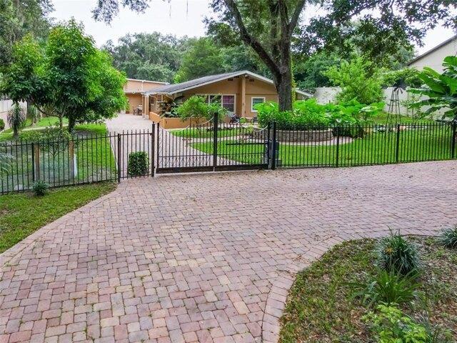 House for sale in Zellwood, Florida