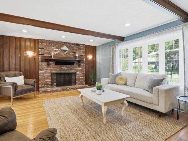 House for sale in East Acton, Acton