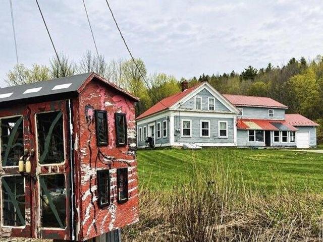 House for sale in Albany, Vermont
