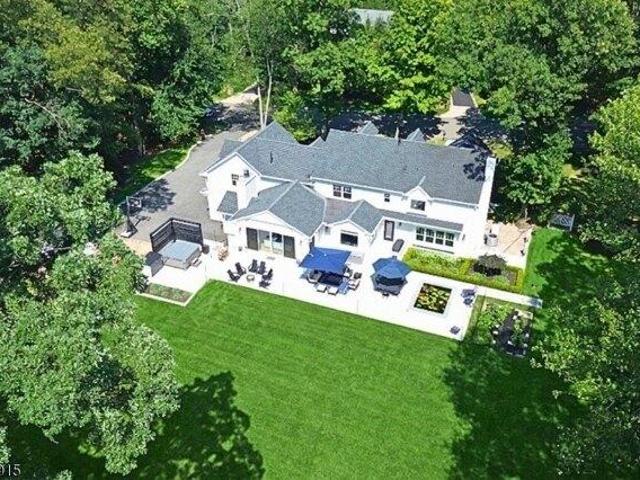 House for sale in Allendale, New Jersey