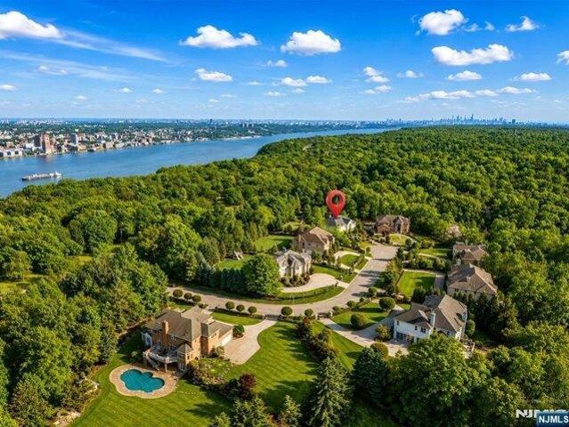 House for sale in Alpine, New Jersey
