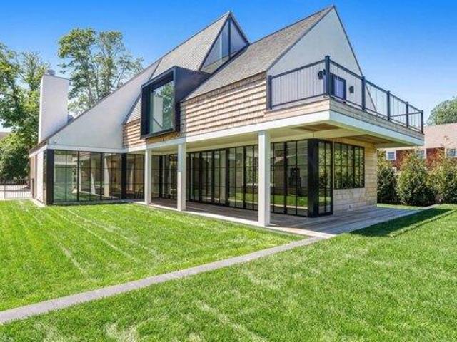 House for sale in Wainscott, New York
