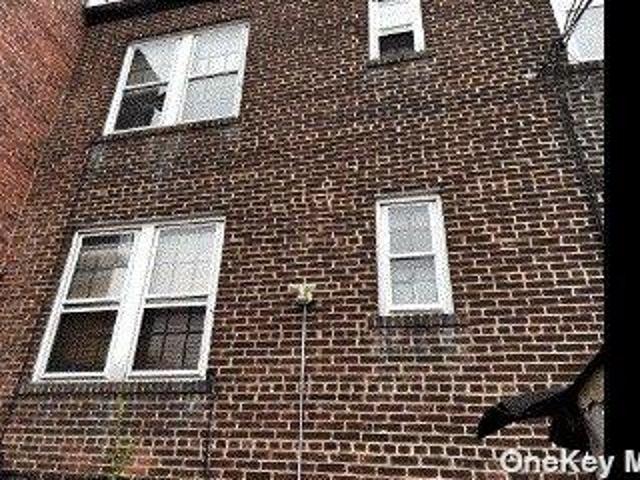 House for sale in Queens, Arverne