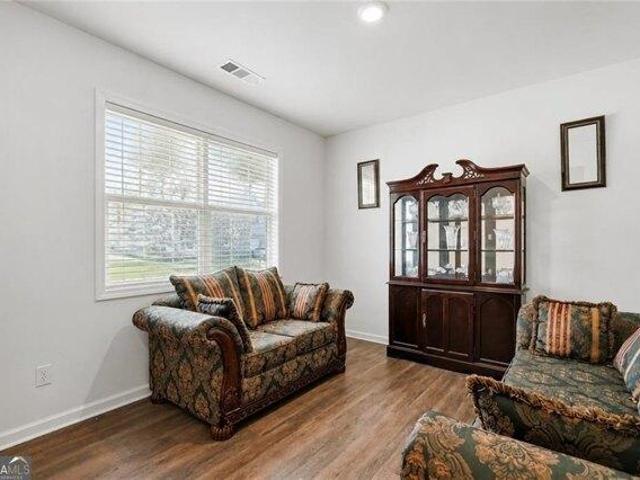 House for sale in Red Oak, Georgia