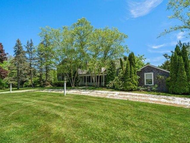 House for sale in Barnstable