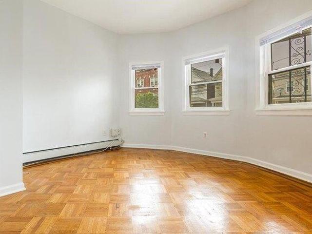 House for sale in Hudson, New Jersey